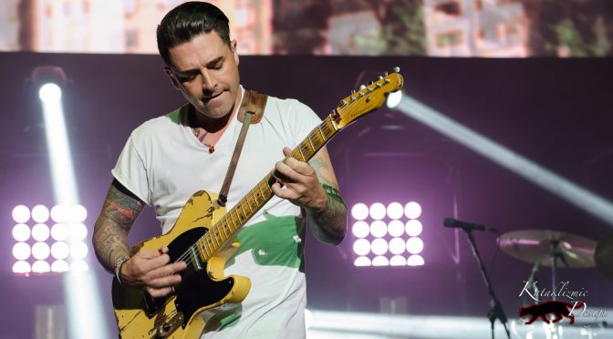 REVIEW: Hearts Burst for Dashboard Confessional at Marquee Theatre 2-8-17
