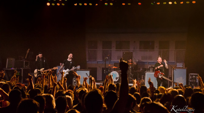REVIEW: Bayside Co-Headlining Show Has Low Vacancy at Marquee Theatre 4-21-17