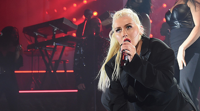 REVIEW: Christina Aguilera Fights Turbulence, Comes Through for Phoenix 10-29-18