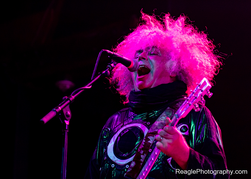 Buzz Orborne of Melvins performing live