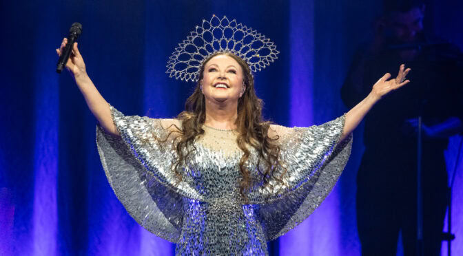 REVIEW: <strong>Sarah Brightman’s</strong> ‘A Christmas Symphony’ Enchants Phoenix with Music and Nostalgia (12-09-24)